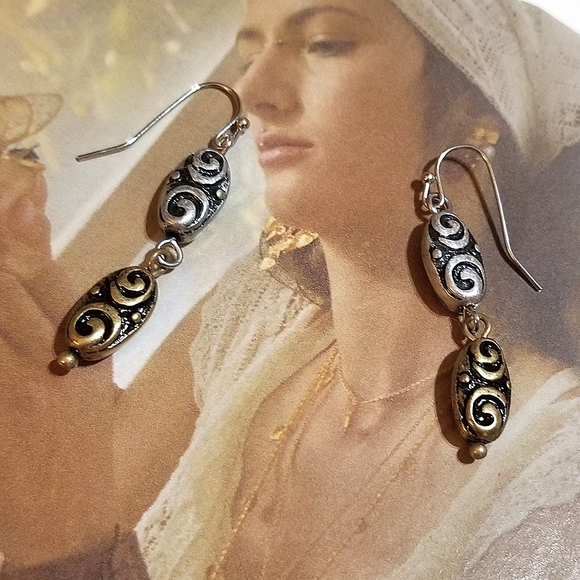 NEW Premier Designs Antiqued Two Tone Dangle Earrings - Picture 3 of 5